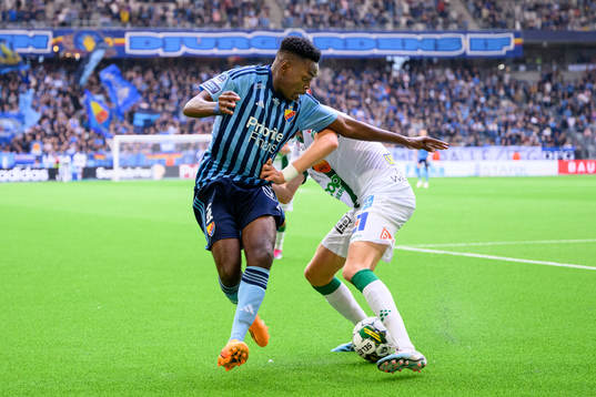 Djurgårdens Joel Asoro och Varbergs Niklas Dahlström