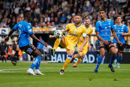 Halmstads Naeem Mohammed och Amir Al-Ammari  mot IFK