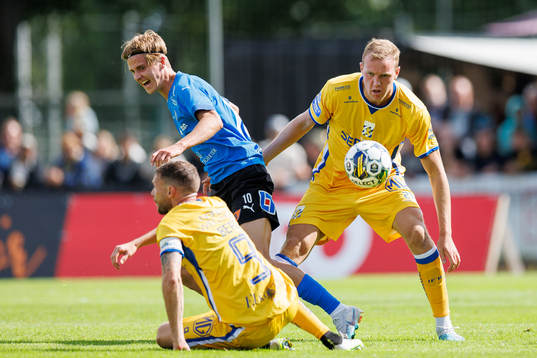 Halmstads Erik Ahlstrand och IFK Göteborgs Adam Carlén