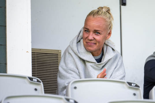 FC Rosengårds Caroline Seger på läktaren