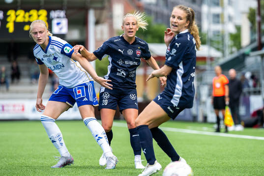 IFK Norrköpings Ebba Handfast och FC Rosengårds Mia