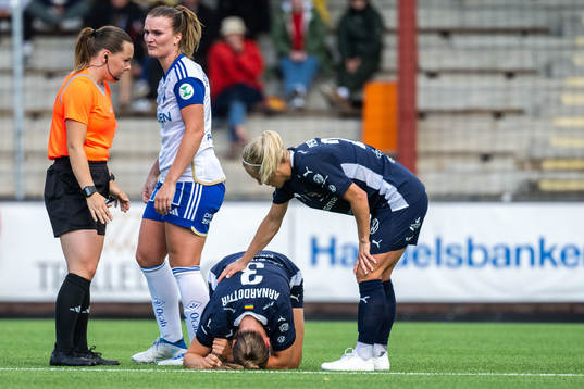 FC Rosengårds Gudrun Arnardottir har ont