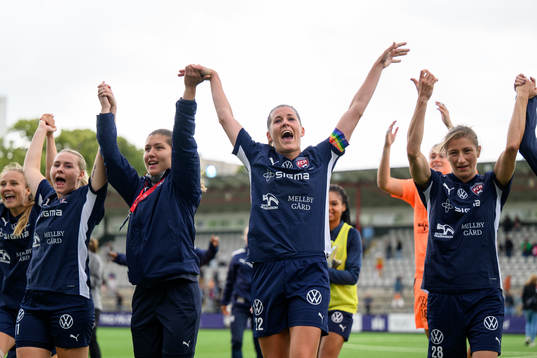 FC Rosengårds Olivia Schough jublar