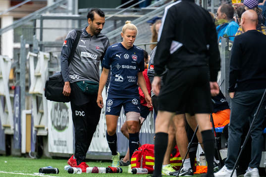 FC Rosengårds Jessica Wik lämnar planen