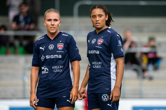 FC Rosengårds Gudrun Arnardottir och Jo-Anne Agbor Tataw