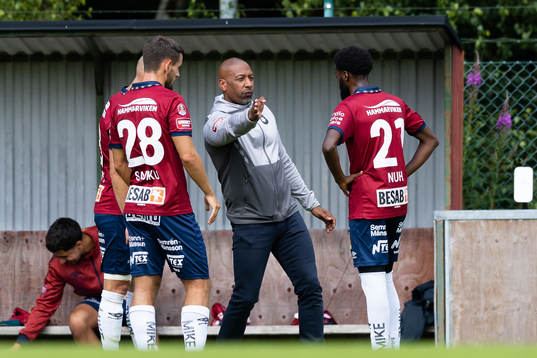 Örgrytes tränare Jeffrey Aubynn