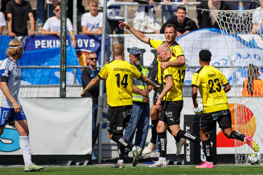 Häckens Even Hovland jublar