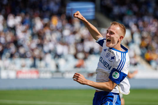IFK Norrköpings Victor Stange Lind jublar