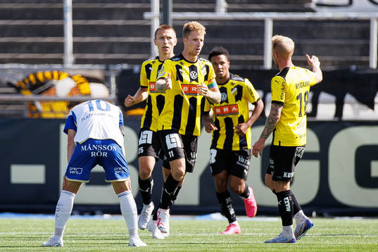 Häckens Samuel Gustafson jublar