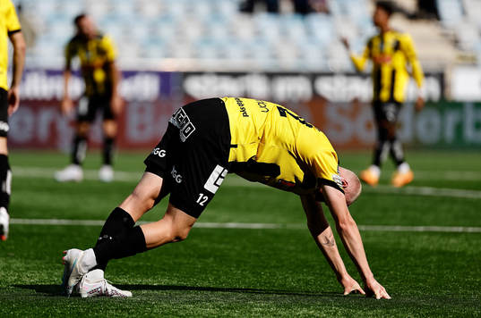 Häckens Valgeir Lunddal stretchar