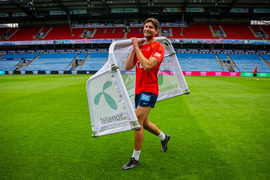 Simon Tengwall Hansen, analyst of the Norwegian women's