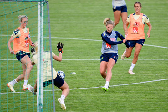 Rebecka Blomqvist at a training session with the Swedish