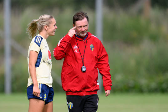 Hanna Lundkvist and head coach Peter Gerhardsson at a