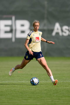 Amanda Ilestedt at a training session with the Swedish