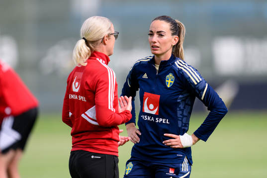 Kosovare Asllani at a training session with the Swedish