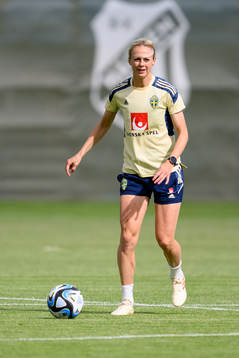 Amanda Ilestedt at a training session with the Swedish