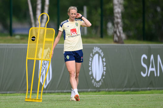Amanda Ilestedt at a training session with the Swedish