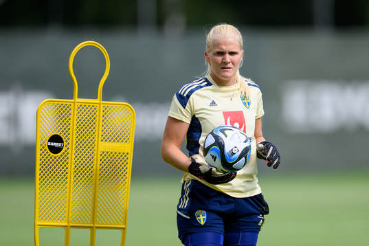Goalkeeper Emma Holmberg at a training session with the