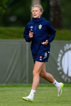 Rebecka Blomqvist at a training session with the Swedish
