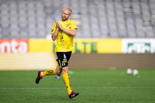 Elfsborgs Johan Larsson kommer in till uppvärmningen