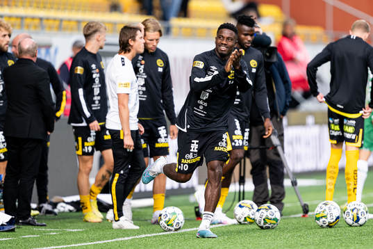 Elfsborgs Michael Baidoo kommer in till uppvärmningen
