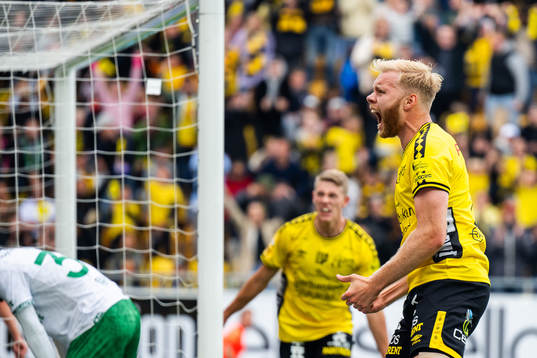 Elfsborgs Sveinn Guðjohnsen jublar