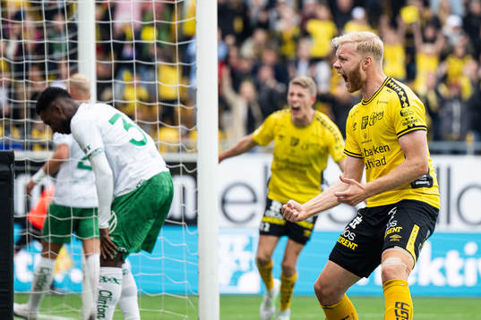 Elfsborgs Sveinn Guðjohnsen jublar