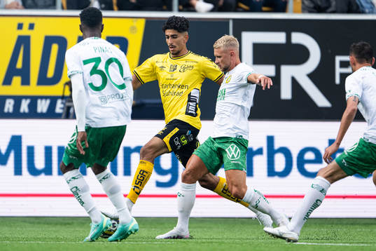 Elfsborgs Ahmed Qasem och Hammarbys Simon Strand
