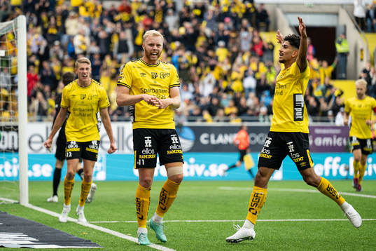 Elfsborgs Sveinn Guðjohnsen jublar