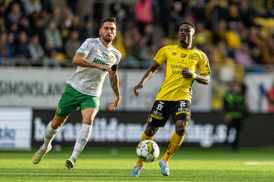 Hammarbys Nahir Besara och Elfsborgs Michael Baidoo