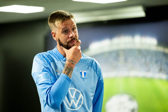 Malmö FFs Pontus Jansson vid en pressträff