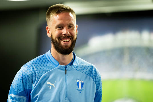 Malmö FFs Pontus Jansson vid en pressträff