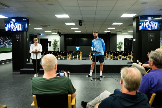Malmö FFs Pontus Jansson vid en pressträff
