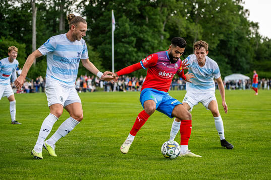 Helsingörs Mikkel Knudsen och Daniel Haarbo mot