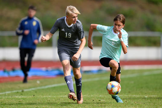 Hannes Hyllenbom och Love Danielsson