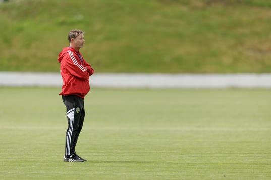 Peter Gerhardsson at a training session with the Swedish