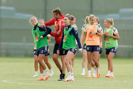 Filippa Angeldahl and Kosovare Asllani at a training