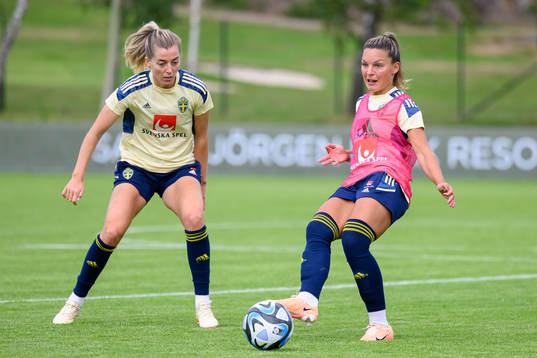 Linda Sembrant and Johanna Rytting Kaneryd at a training
