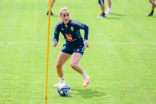 Kosovare Asllani at a training session with the Swedish