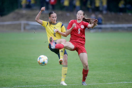 Sveriges Olivia Zachau Friborg och Danmarks Amalie Lund