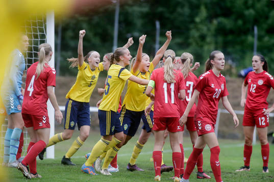 Sveriges Alice Broman jublar