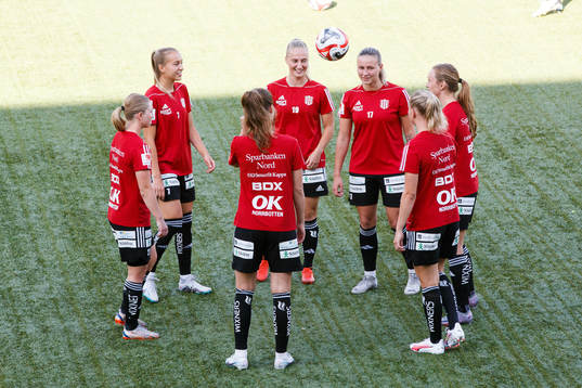 Piteås spelare värmer upp