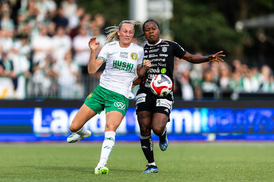 Hammarbys Ellen Wangerheim och Piteås Faith Ikidi Michael