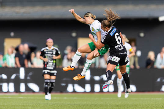 Hammarbys Kyra Cooney-Cross och Piteås Olivia Holm
