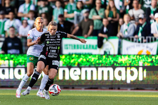Hammarbys Jonna Andersson och Piteås Selina Henriksson