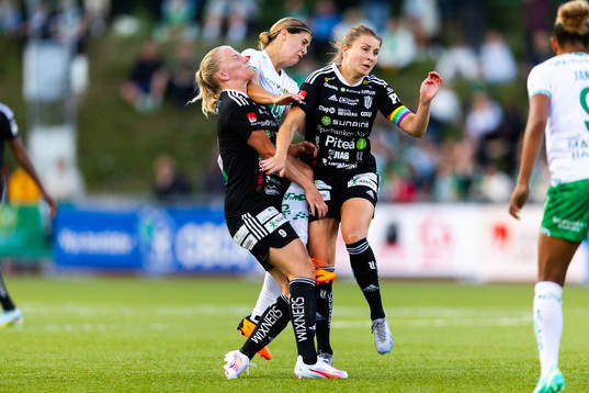 Piteås Tuva Skoog och Fanny Andersson mot Hammarbys Kyra