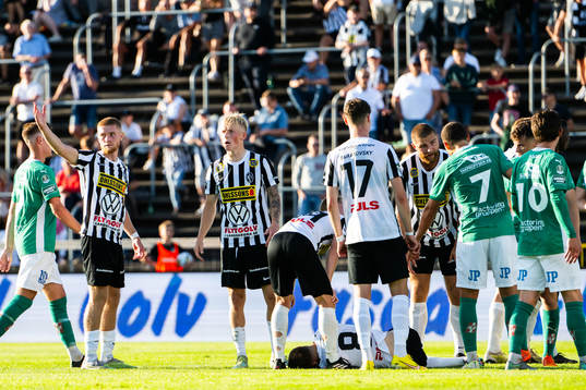 Landskronas Robin Dzabic har ont