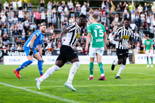 Landskronas Kofi Asare jublar
