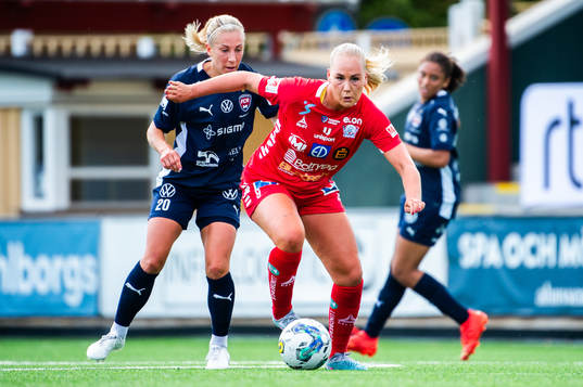 Linköpings Cathinka Tandberg och FC Rosengårds Mia Persson