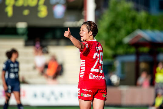 Linköpings Yuka Momiki gör tummen upp